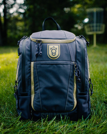 squatch-the-lore-backpack-w-cooler-disc-golf-bag  