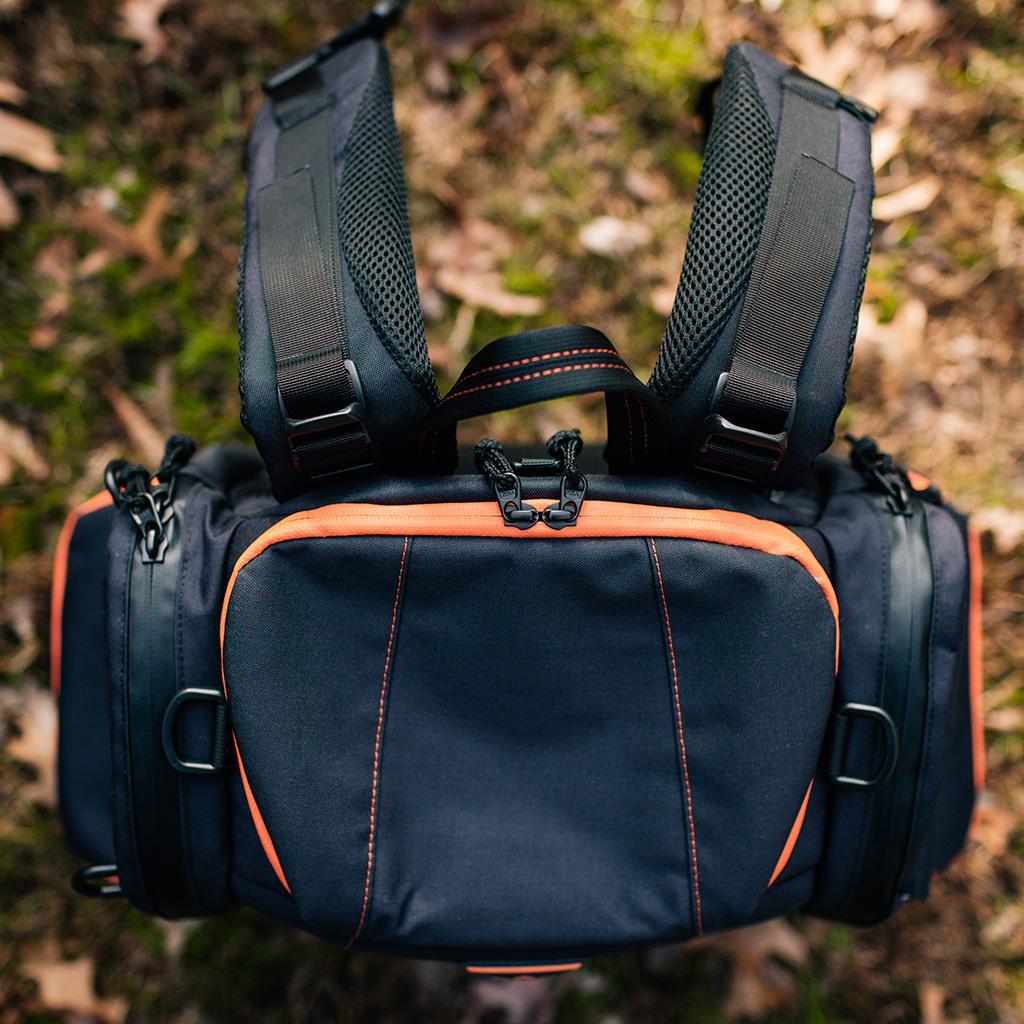 Squatch Legend 3.0 Disc Golf Backpack w/ Cooler Disc Golf Bag Charcoal-Salmon color
